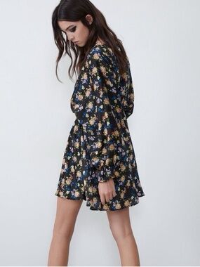 Zara Floral Long-Sleeve Black Mini Dress size xs fits like small